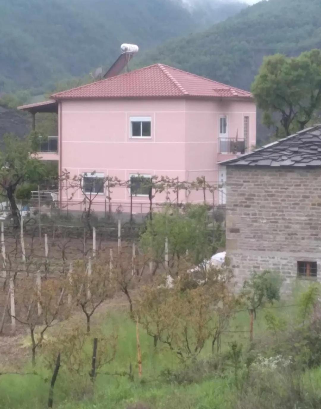 Bed & Breakfast Bujtina Bego